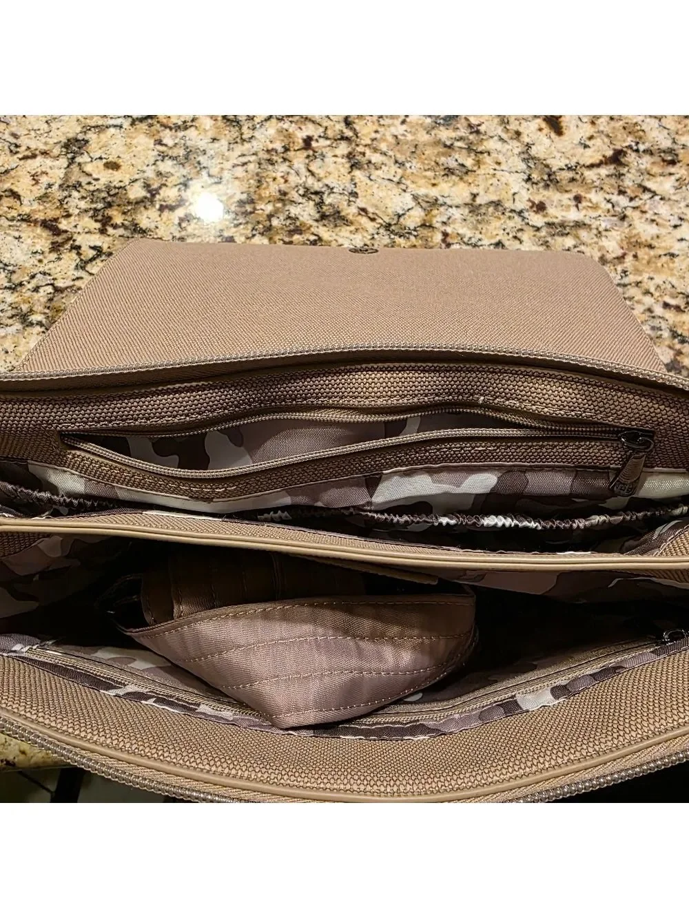 EUC- LUG- HUDDLE MATTE LUXE- Sand